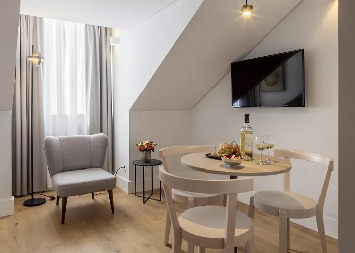 Serviced - Madalena * Lisboa