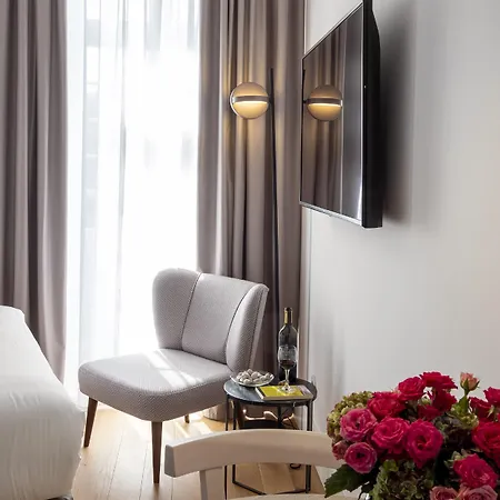 Serviced - Madalena Apartment