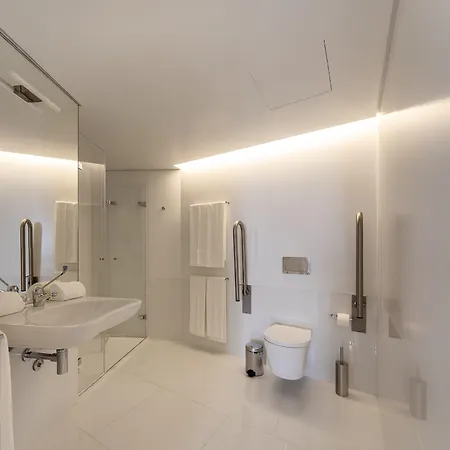 Serviced - Madalena Apartment